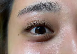 マツエク・マツパ eye lash  Lucia 難波所属・ひらおか ういの眉毛・アイブロウイメージ