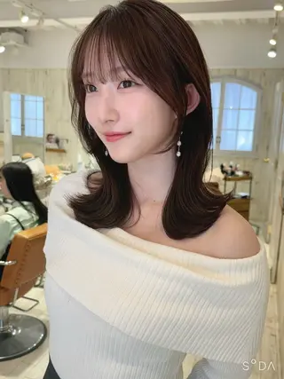 セミロング ハイレイヤー/顔周り /レイヤーカットのヘアスタイル