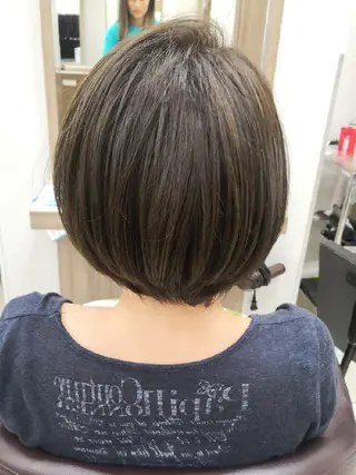 ショート 🩶ハイライトカラー 🩶ASH西葛西鈴木のヘアスタイル