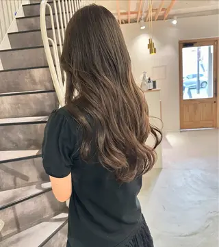 ロング カラー 🌬️attrait 髪質改善/個室サロンのヘアスタイル
