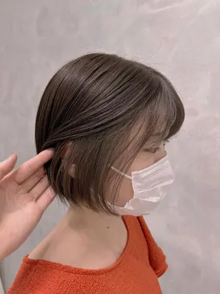 ショート カラー 山本 佳奈のヘアスタイル