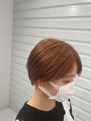 ショート カラー TAKUMI .のヘアスタイル