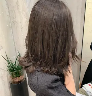 ミディアム レイヤー透明感カラー AIKAのヘアスタイル