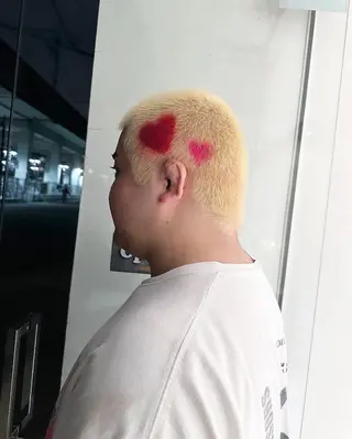 ショート カラー octo所属・梅澤 杏菜のヘアスタイル