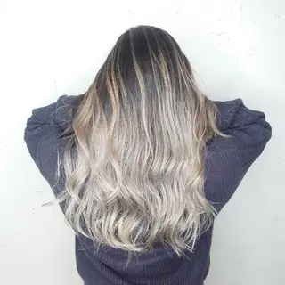 セミロング カラー E Komo hair所属・Wow❕E Komo hair 永井一輝のヘアスタイル