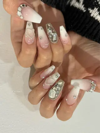 ネイル i's nail 〈アイズネイル〉のネイルデザイン