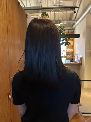 ミディアム カラー 楠 沙羅のヘアスタイル