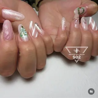 ネイル S02 𝙲𝚑𝚒𝚎のネイルデザイン