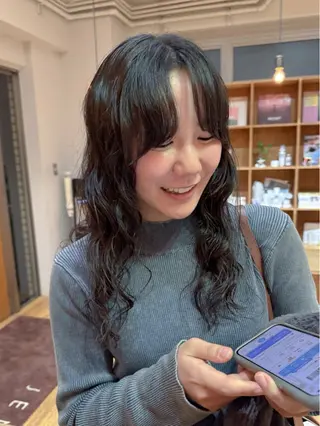 ミディアム パーマ 大橋 芽衣のヘアスタイル