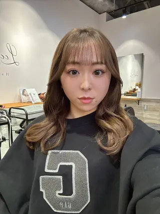 セミロング shes茶屋町アリサ 🎀顔周り×韓国風のヘアスタイル