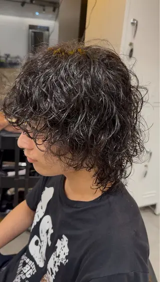 ミディアム パーマ メンズ 新谷 來のヘアスタイル