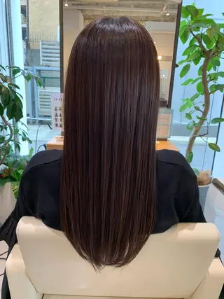 ロング カラー 伊藤 陽のヘアスタイル