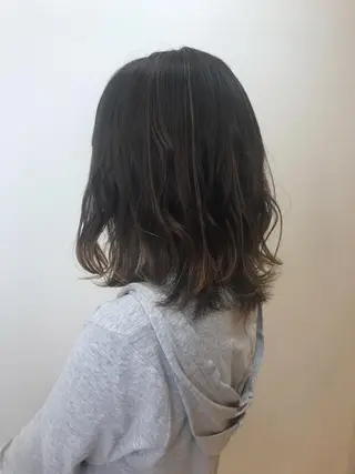 ミディアム カラー 湯浅 了一のヘアスタイル