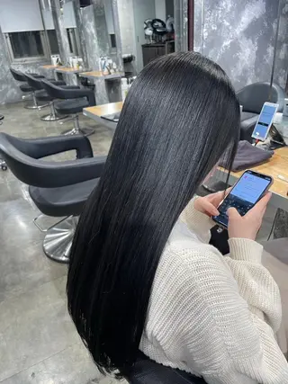 カラー 冬の透明感暗髪❄️ トレンドカラー❄️のヘアスタイル