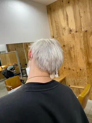 カラー ブリーチカラー よねだまことのヘアスタイル