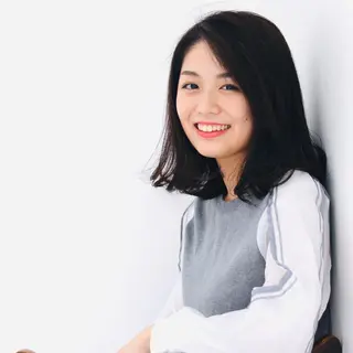 ミディアム カラー milis 知崎春奈のヘアスタイル