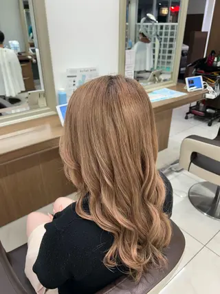 ロング ヘアアレンジ YUI /ハイトーンカラーのヘアスタイル