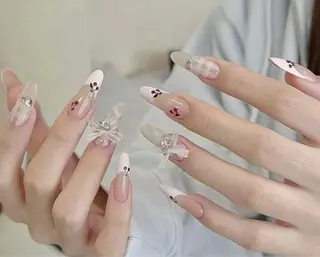 ネイル 相沢 さやかのネイルデザイン