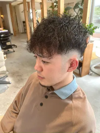 ショート パーマ メンズ 服部 雄輝のヘアスタイル