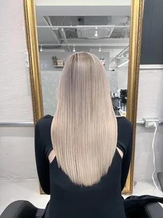 カラー REAL【レアル】所属・グレージュ/透け感 カラー/透明感カラーのヘアスタイル