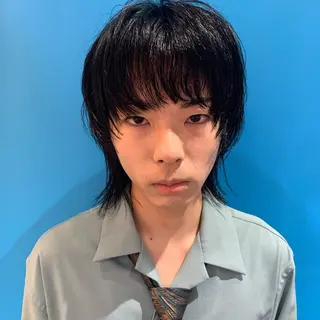 ショート FLOWERS所属・ウルフ、レイヤー 、メンズカットSHOのヘアスタイル