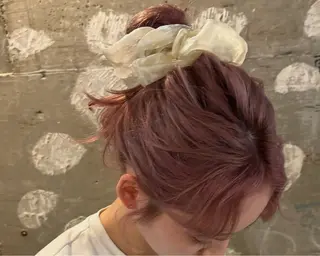 ロング カラー マユ/ SYS by fitのヘアスタイル