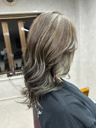 ロング カラー Lien 深井店のヘアスタイル