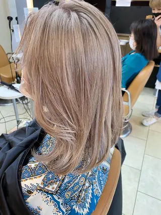 ロング カラー レイヤー/ベージュ カラー/ハシモトのヘアスタイル