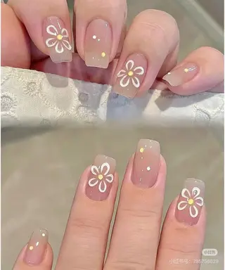 ネイル 高木 維麗絲のネイルデザイン