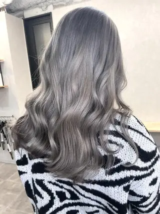 セミロング ヘアアレンジ カラー L. OSAKAのヘアスタイル