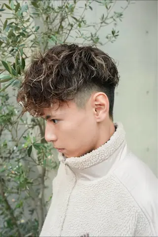 ショート パーマ メンズ スパイキーショート パーマ　具志堅　太志のヘアスタイル