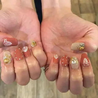 ネイル Nailsalon Charis.yuのネイルデザイン