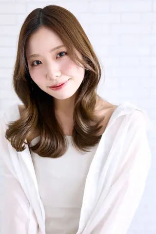 ミディアム カラー 🦴🐶 haruka🐶🦴のヘアスタイル