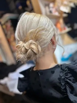 セミロング ヘアアレンジ LOPEZ LAB所属・🦁LOPEZLAB /🌙RUNA🌙のヘアスタイル