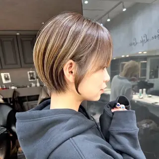 ショート ストンボブ/レイヤー 艶カラー💎ヒデジのヘアスタイル