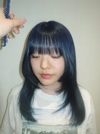 セミロング YUI／レイヤー カット/透明感カラーのヘアスタイル