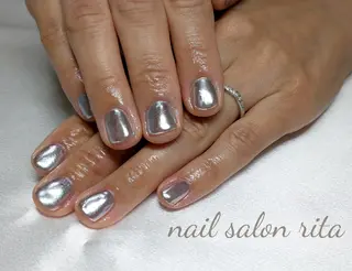 ネイル nail salon rita所属・柴田 理紗のネイルデザイン