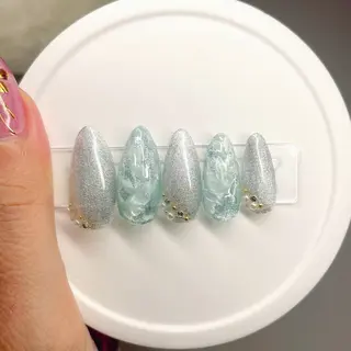 ネイル salon A.glansh所属・肌質改善salon♪ 効果がわかる♪南森町のネイルデザイン