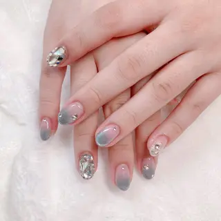 ネイル 根津 綾子のネイルデザイン