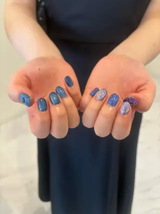 ネイル HENECY/ FUKA🐈‍⬛🩵のネイルデザイン
