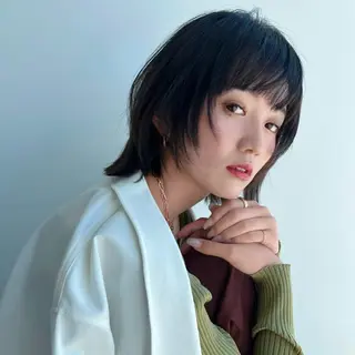 ミディアム TRICCA 銀座所属・奏羽　"ショート ・ボブ ・レイヤー"のヘアスタイル