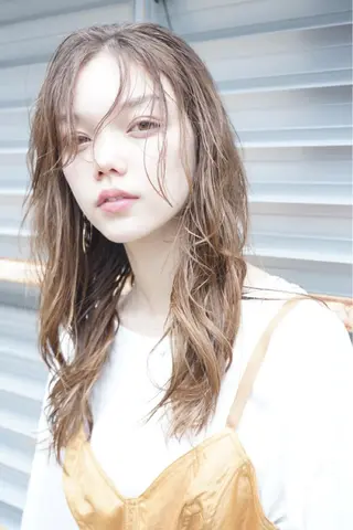 ロング Neolive caffのヘアスタイル