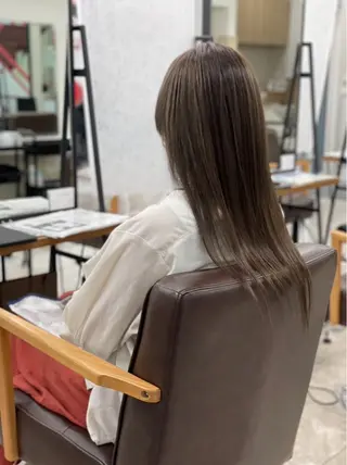 ロング 白髪ぼかしハイライト 白髪ぼかしカラー中澤のヘアスタイル