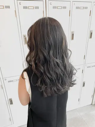 セミロング カラー YUNA ユウナのヘアスタイル