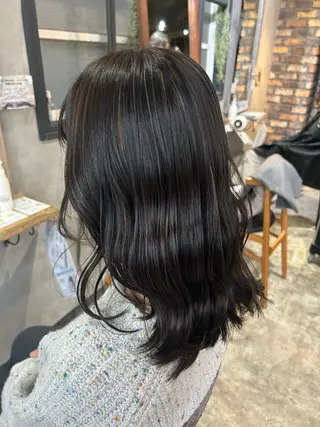 ミディアム カラー 福村 彩夏のヘアスタイル