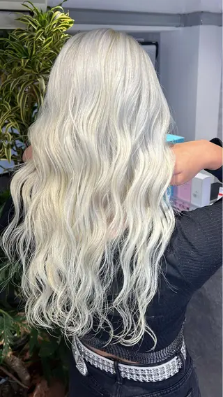 ロング カラー mimiiy梅田 中崎町ハイトーンのヘアスタイル