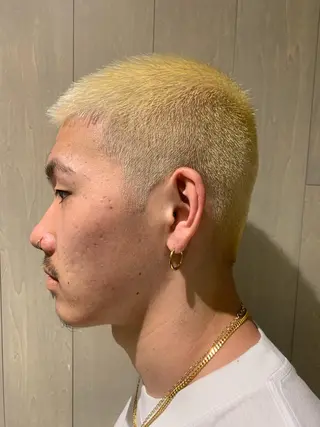 ショート カラー 糟谷 慈英のヘアスタイル
