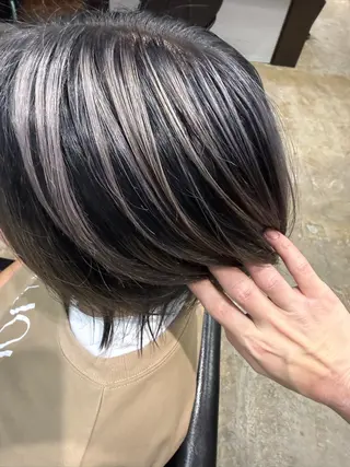 カラー ルシ🌈/ハイトーン /デザインカラーのヘアスタイル