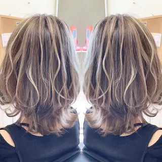 ミディアム カラー Aile所属・酸性ストレート／カラ ー/山下高明のヘアスタイル