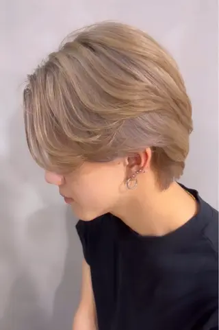 ミディアム カラー メンズ そうや🐺ブリーチ/ デザインカラーのヘアスタイル